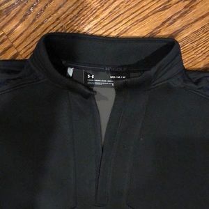 Under Armour 3/4 zip golf pull over. Size Med